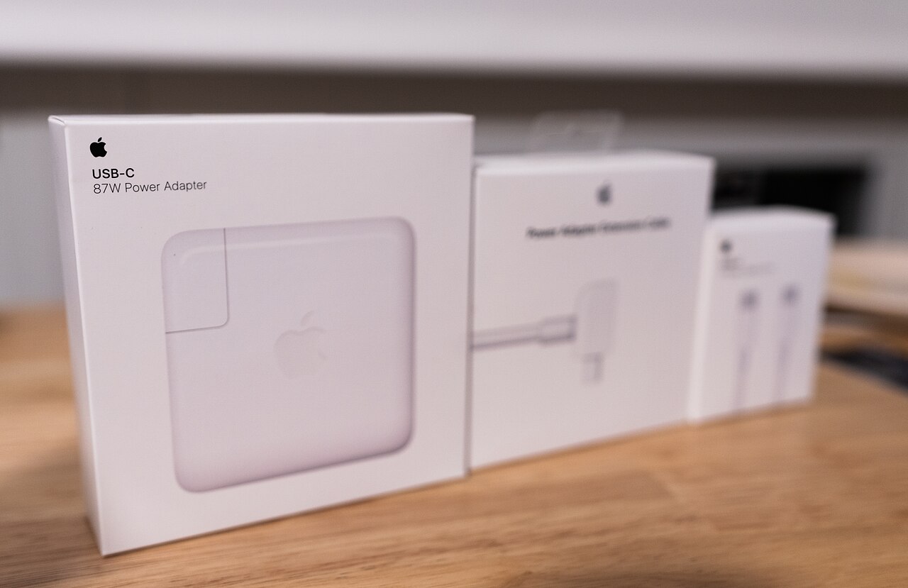 20W USB-C Power Adapter