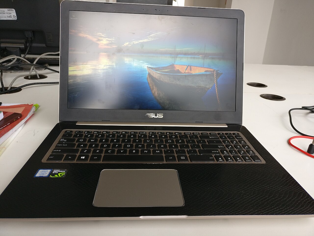 ASUS Vivobook 15