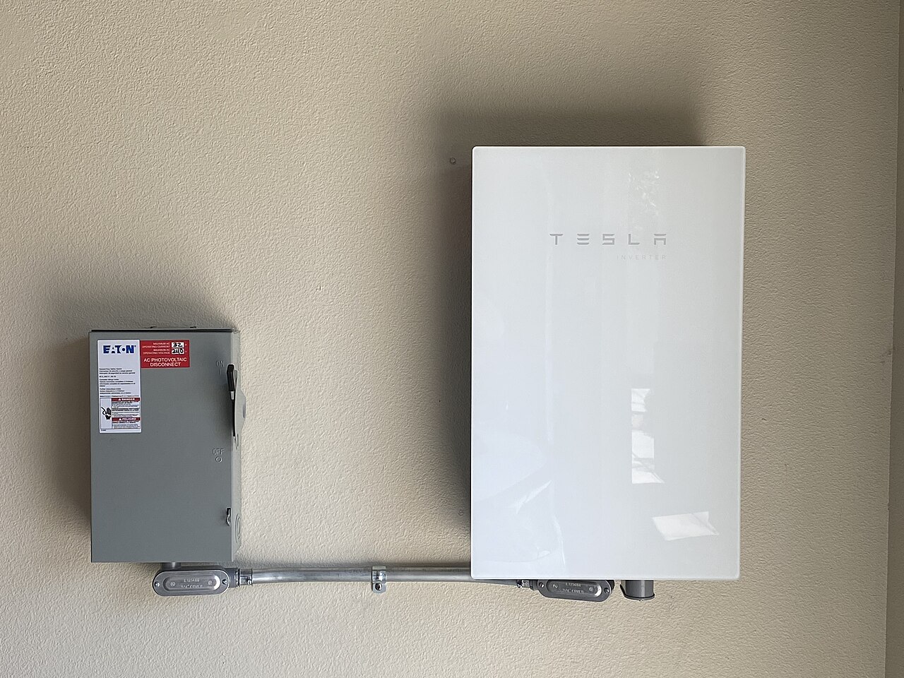 Quantum Hybrid Inverter 3.5kVA